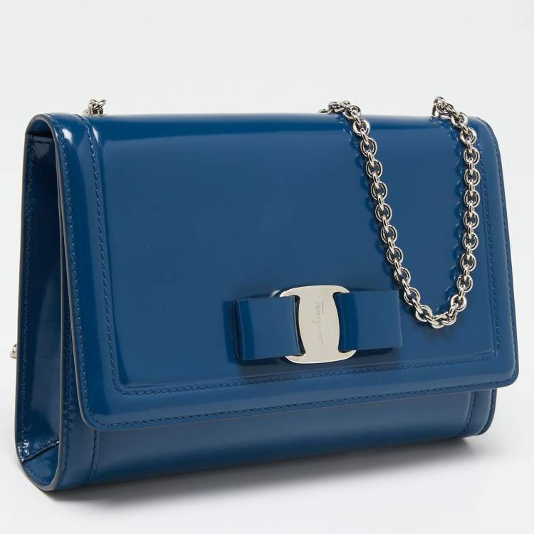 مملوكة مسبقًا Salvatore Ferragamo Blue Smooth Leather Bow Shoulder Bag