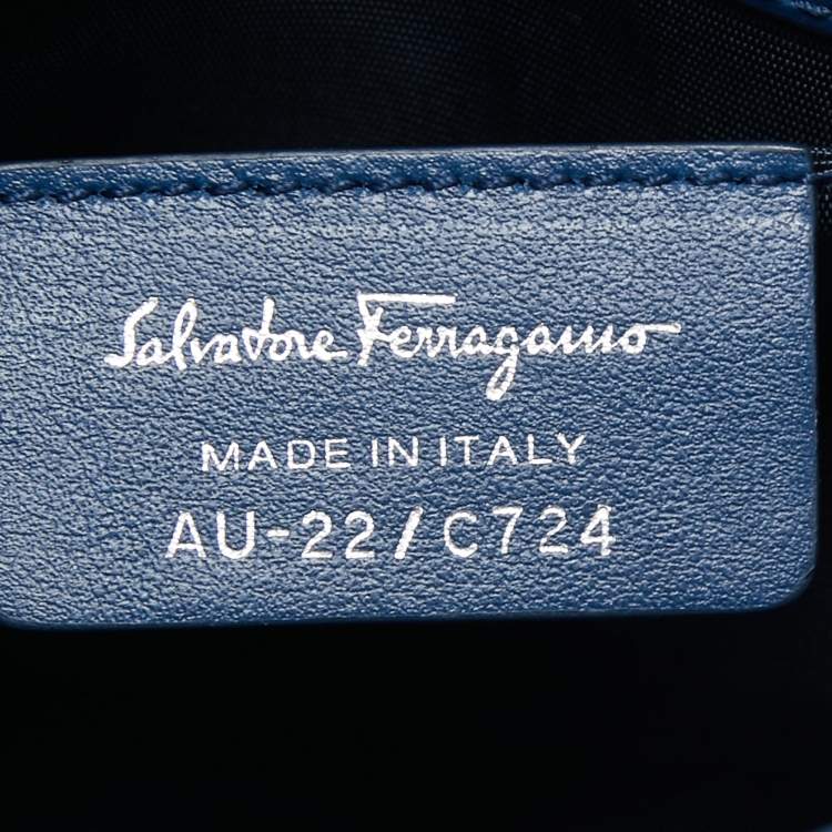 مملوكة مسبقًا Salvatore Ferragamo Blue Smooth Leather Bow Shoulder Bag