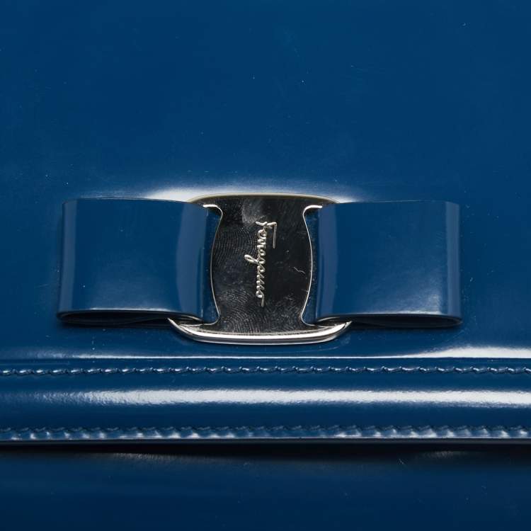 مملوكة مسبقًا Salvatore Ferragamo Blue Smooth Leather Bow Shoulder Bag