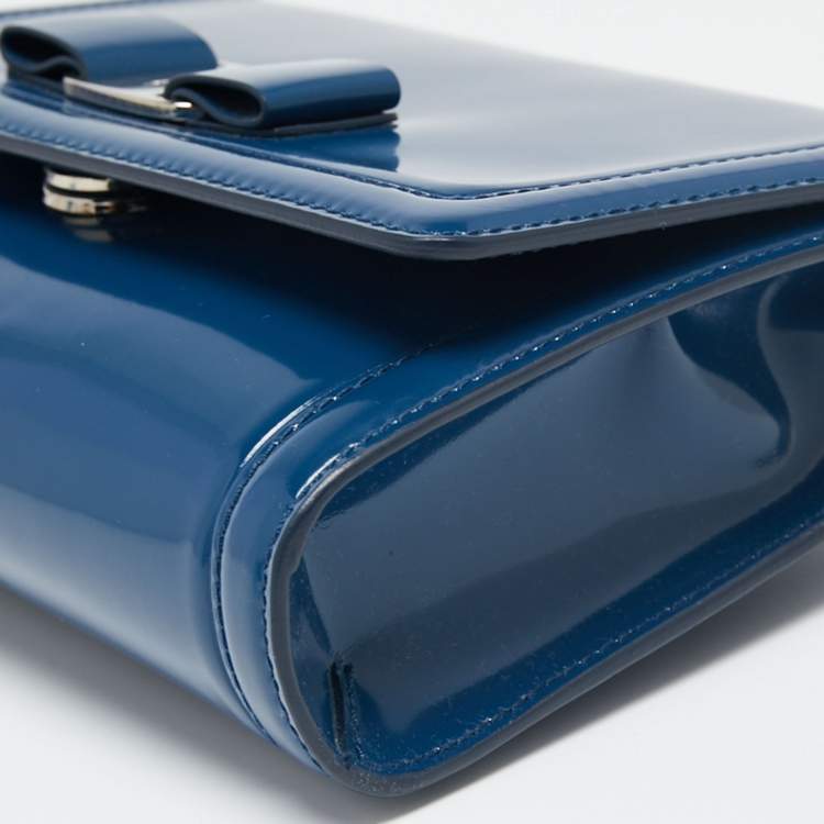 مملوكة مسبقًا Salvatore Ferragamo Blue Smooth Leather Bow Shoulder Bag