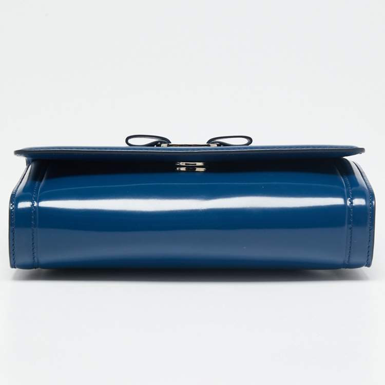 مملوكة مسبقًا Salvatore Ferragamo Blue Smooth Leather Bow Shoulder Bag