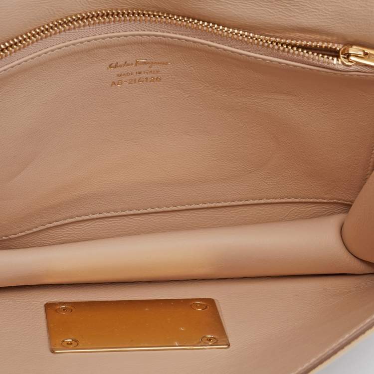 Pre Owned Salvatore Ferragamo Metallic Gold Woven Leather Aileen Gancio Shoulder bag