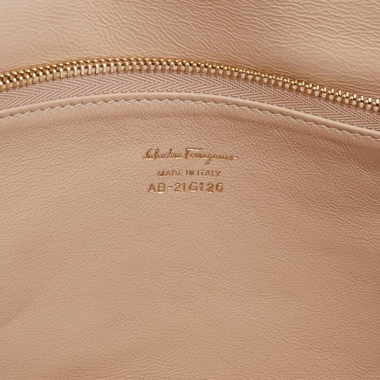 Pre Owned Salvatore Ferragamo Metallic Gold Woven Leather Aileen Gancio Shoulder bag