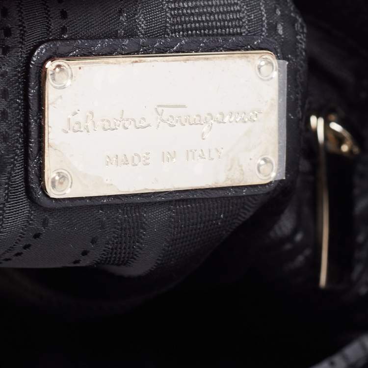 Pre Owned Salvatore Ferragamo Black Leather Graziella Crossbody Bag
