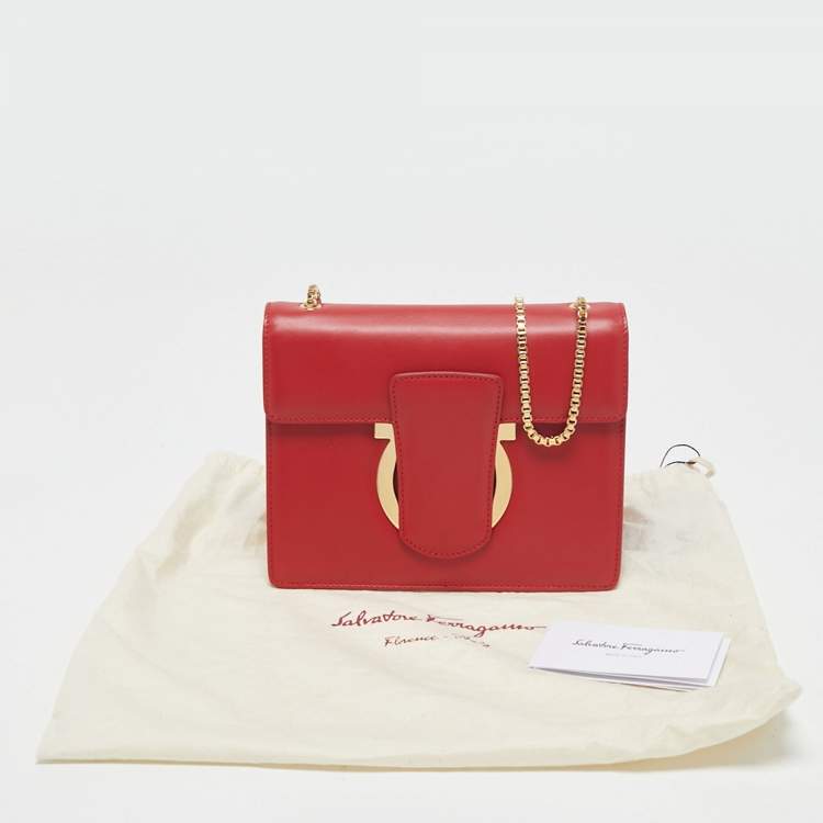 Pre Owned Salvatore Ferragamo Red Lipstick Leather Thalia Shoulder Bag