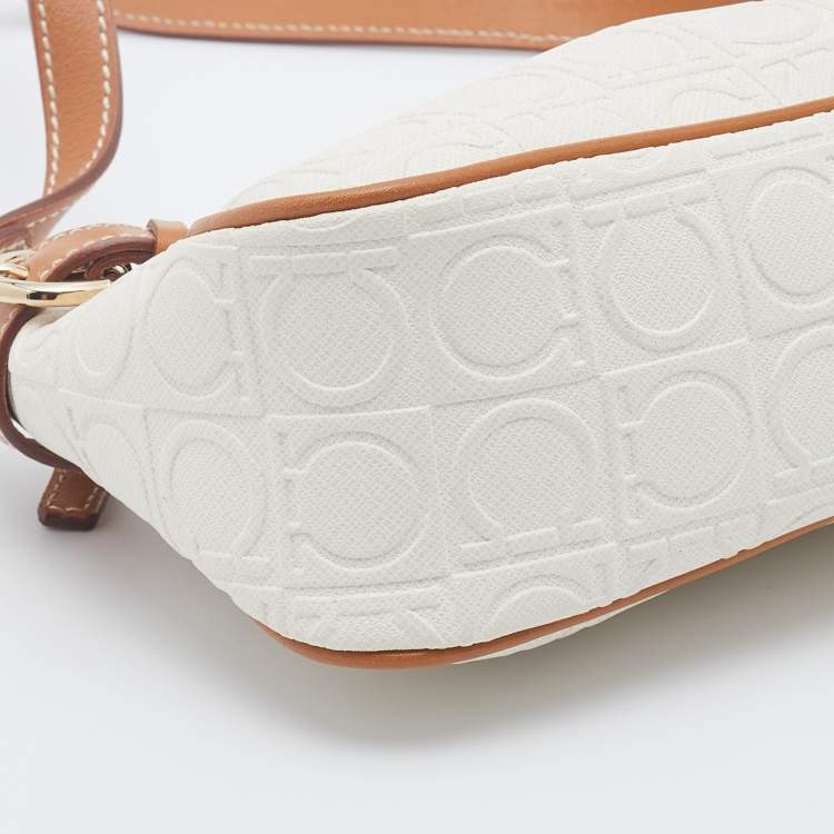 مملوكة مسبقًا Salvatore Ferragamo Off White/Brown Gancini Embossed Leather Shoulder Bag