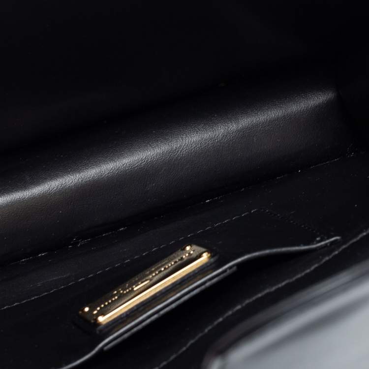 مملوكة مسبقًا Salvatore Ferragamo Black Leather Thalia Chain Clutch