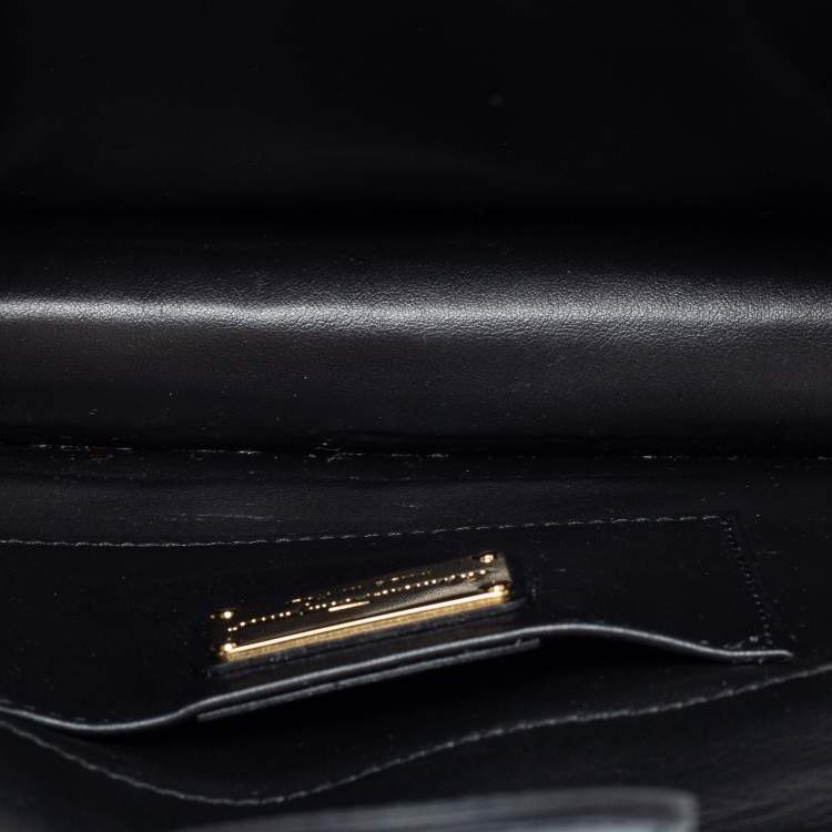 مملوكة مسبقًا Salvatore Ferragamo Black Leather Thalia Chain Clutch