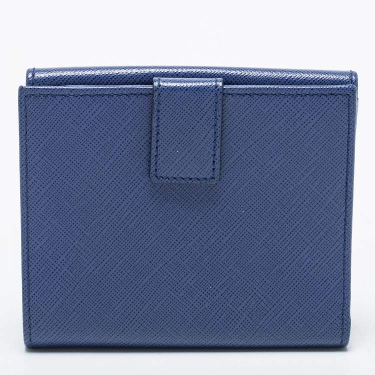 Pre Owned Salvatore Ferragamo Blue Leather Gancini Clip Compact Wallet