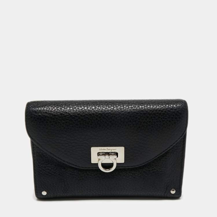 Pre Owned Salvatore Ferragamo Black Grained Leather Gancini Trifolfd Wallet