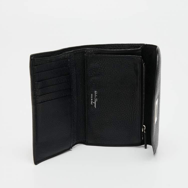 Pre Owned Salvatore Ferragamo Black Grained Leather Gancini Trifolfd Wallet