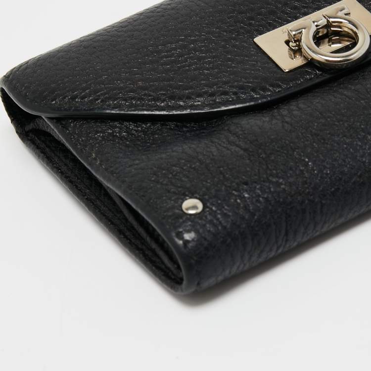 Pre Owned Salvatore Ferragamo Black Grained Leather Gancini Trifolfd Wallet