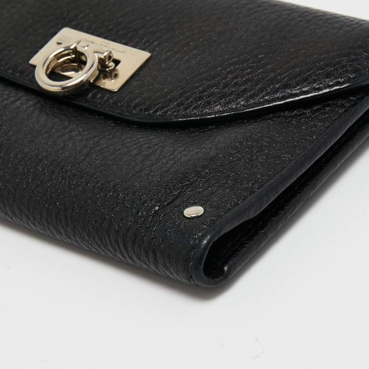 Pre Owned Salvatore Ferragamo Black Grained Leather Gancini Trifolfd Wallet
