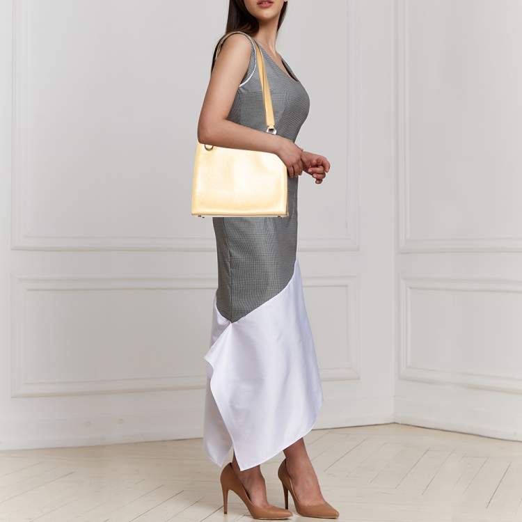 مملوكة مسبقًا Salvatore Ferragamo Beige Leather Tote