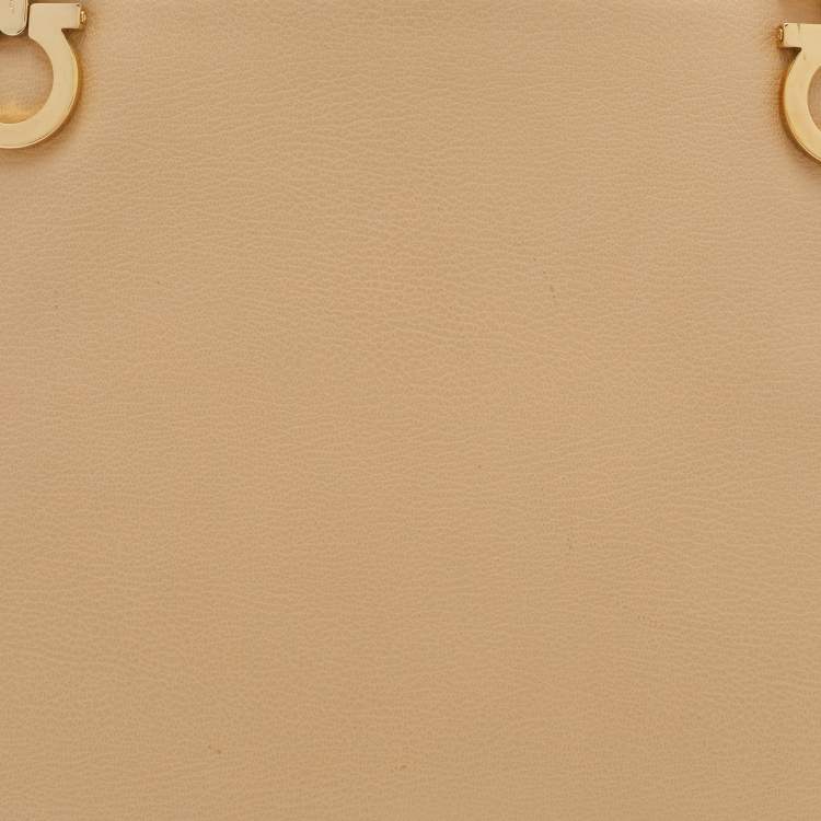 مملوكة مسبقًا Salvatore Ferragamo Beige Leather Tote