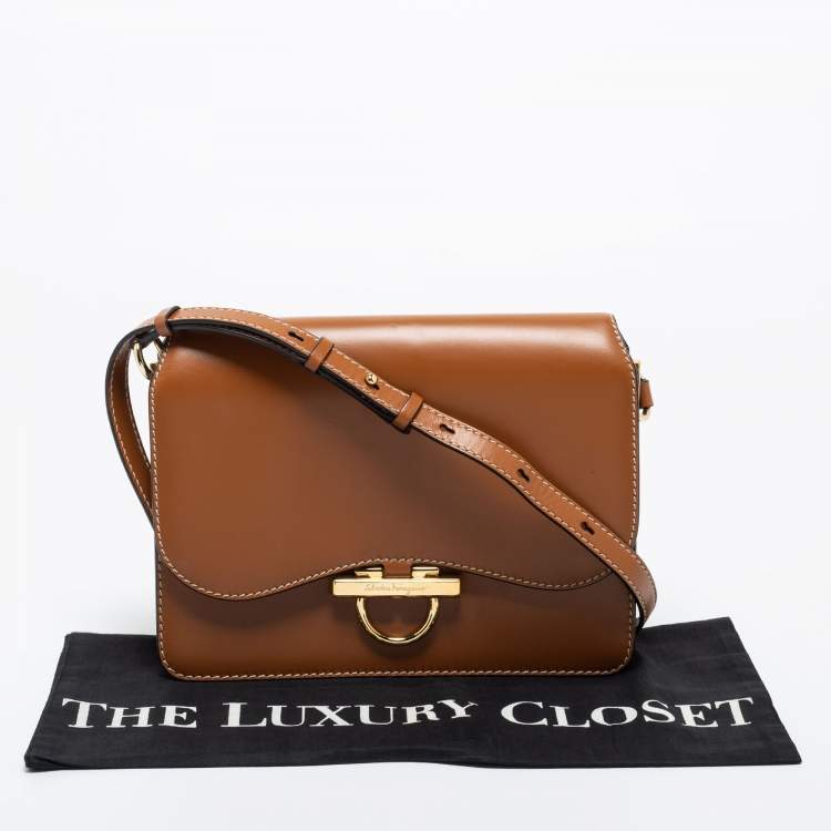 Pre Owned Salvatore Ferragamo Tan Leather Joanne Shoulder Bag