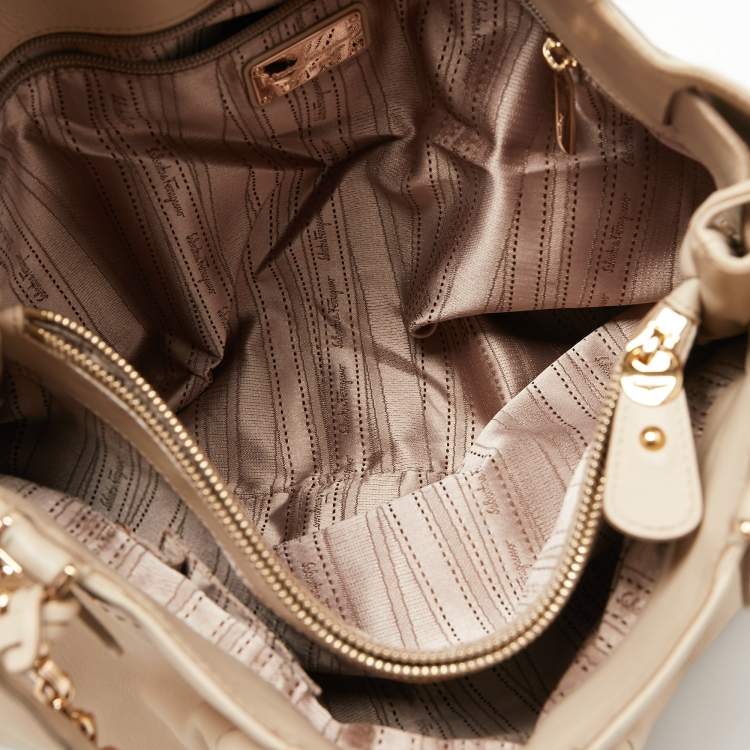 Pre Owned Salvatore Ferragamo Beige Leather Gancini Chain Tote