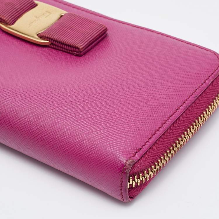 Pre Owned Salvatore Ferragamo Pink Saffiano Leather Vara Bow Zip Continental Wallet