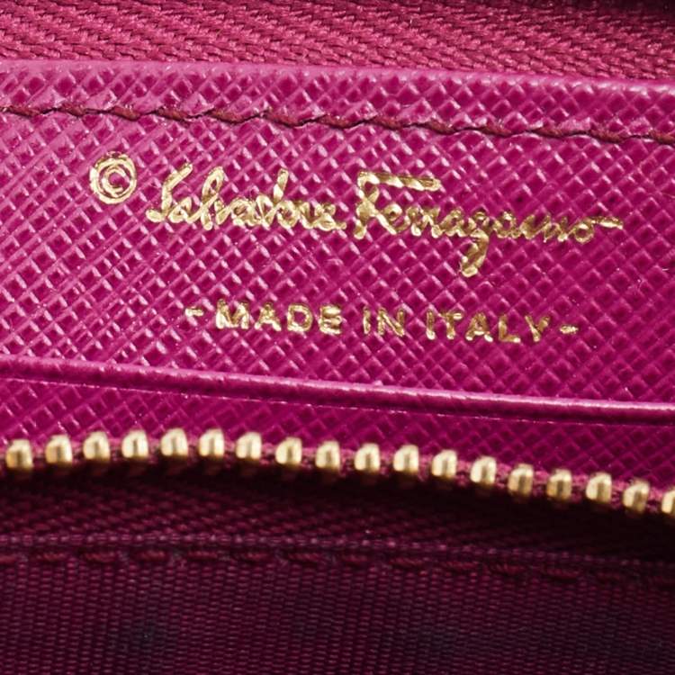 Pre Owned Salvatore Ferragamo Pink Saffiano Leather Vara Bow Zip Continental Wallet