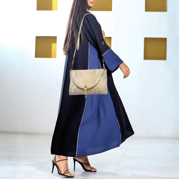 مملوكة مسبقًا Salvatore Ferragamo Grey/Off White Python Gancini Flap Shoulder Bag