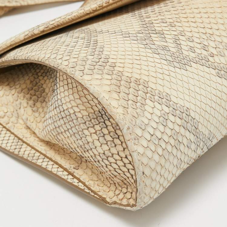 مملوكة مسبقًا Salvatore Ferragamo Grey/Off White Python Gancini Flap Shoulder Bag