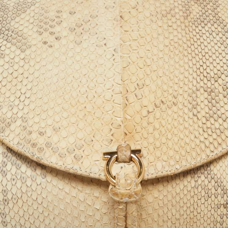 مملوكة مسبقًا Salvatore Ferragamo Grey/Off White Python Gancini Flap Shoulder Bag