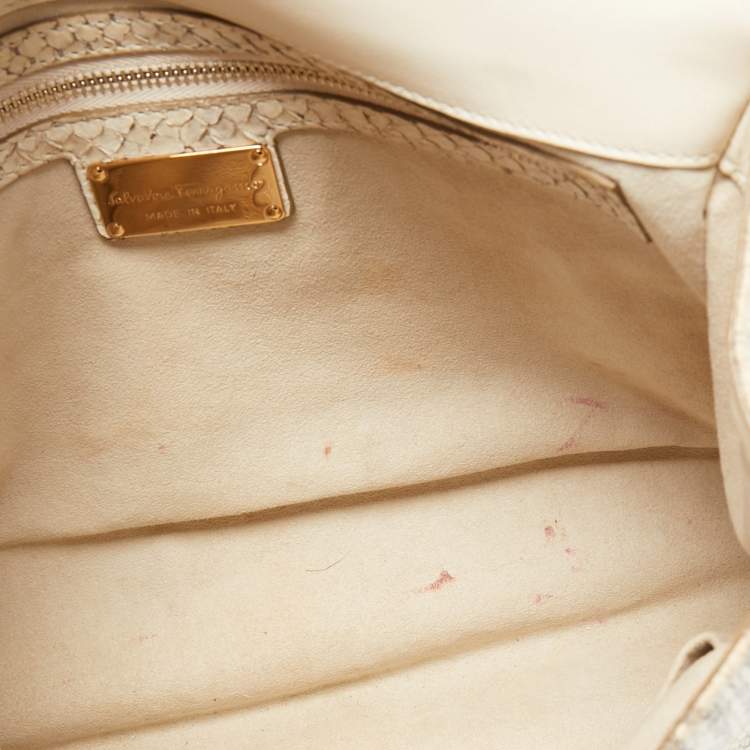 مملوكة مسبقًا Salvatore Ferragamo Grey/Off White Python Gancini Flap Shoulder Bag