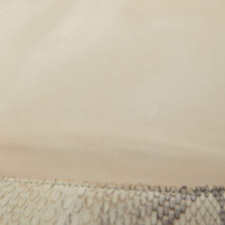 مملوكة مسبقًا Salvatore Ferragamo Grey/Off White Python Gancini Flap Shoulder Bag