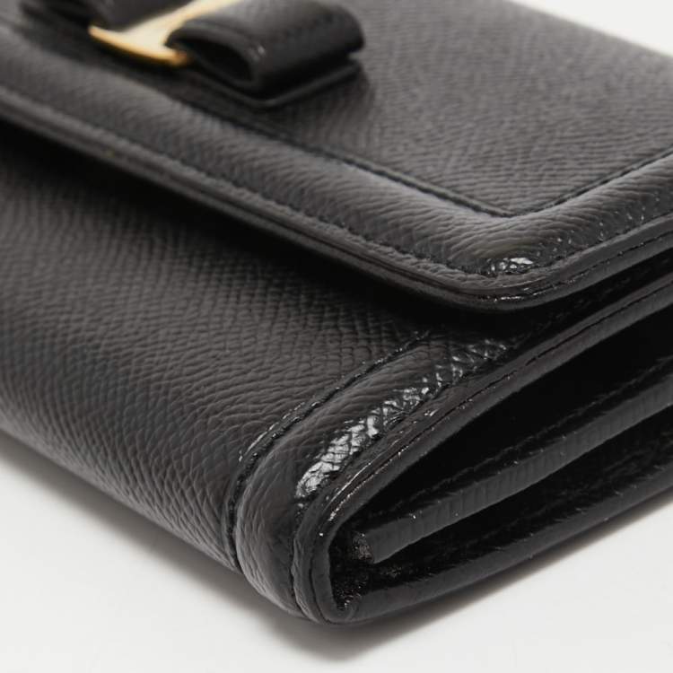 مملوكة مسبقًا Salvatore Ferragamo Black Leather Vara Bow Continental Wallet
