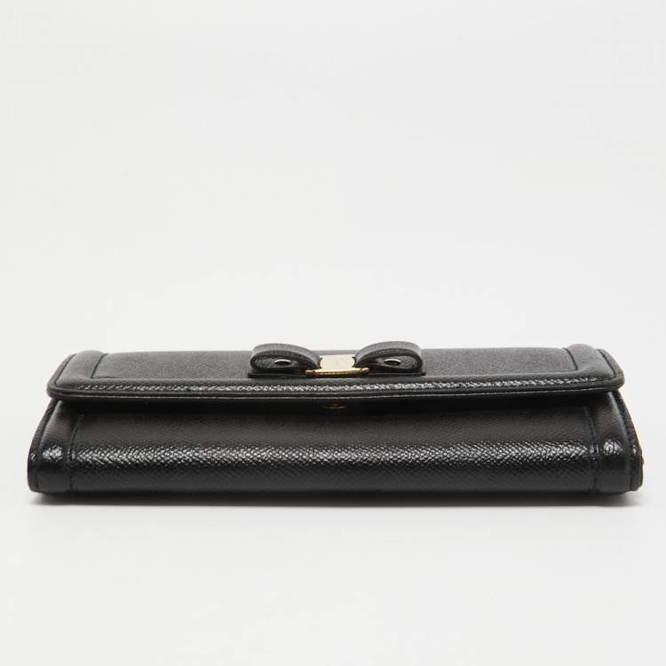 مملوكة مسبقًا Salvatore Ferragamo Black Leather Vara Bow Continental Wallet