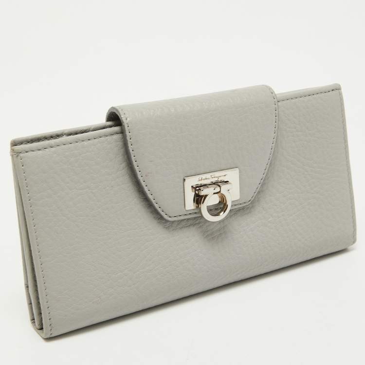 Pre Owned Salvatore Ferragamo Grey Leather Gancio Flap Wallet