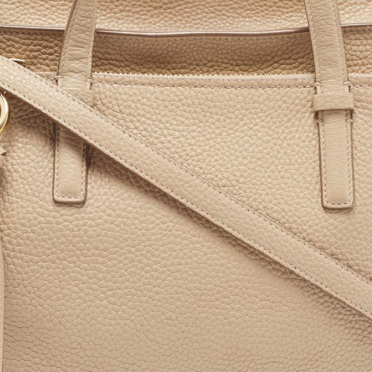 Pre Owned Salvatore Ferragamo Beige Leather Amy Tote