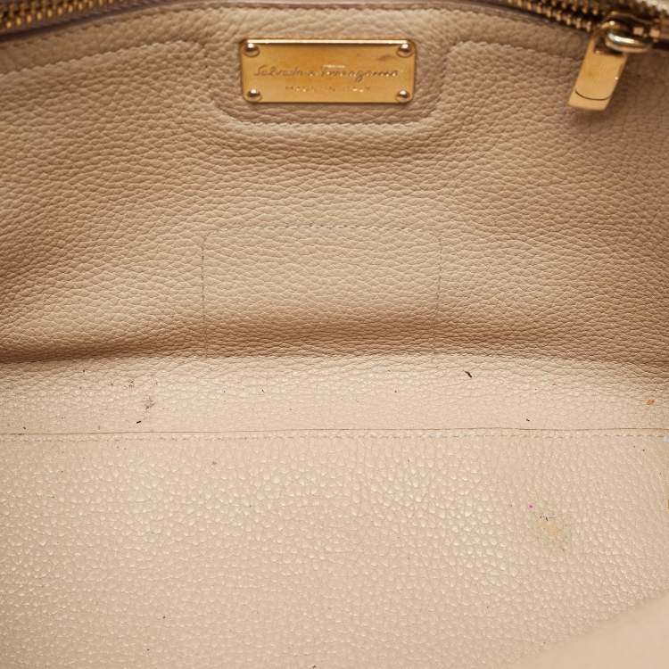 Pre Owned Salvatore Ferragamo Beige Leather Amy Tote