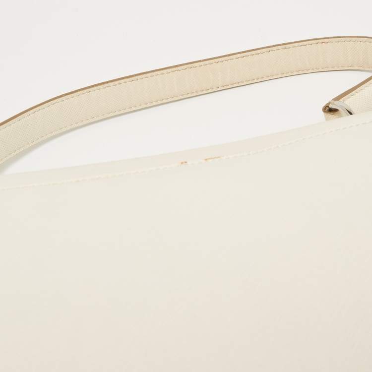 Pre Owned Salvatore Ferragamo White Leather Gancini Flap Bag