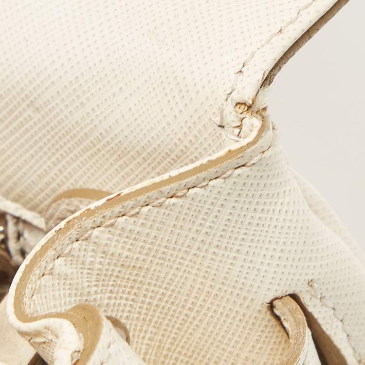 Pre Owned Salvatore Ferragamo White Leather Gancini Flap Bag