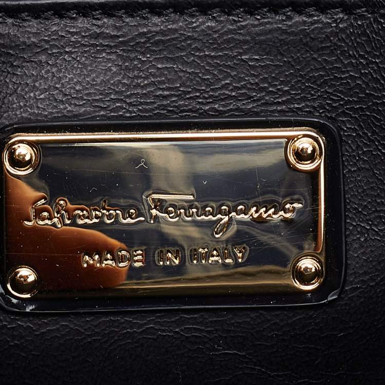 Pre Owned Salvatore Ferragamo Black Patent Leather Sabine Crossbody Bag