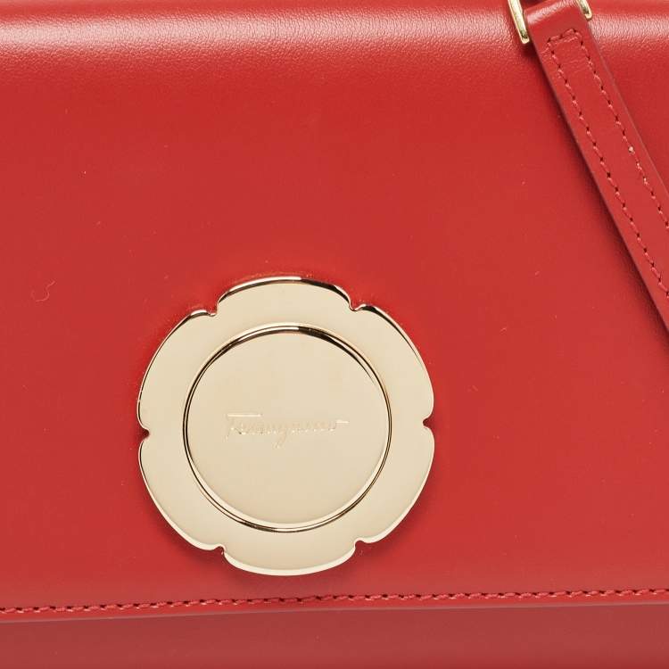 Pre Owned Salvatore Ferragamo Red Leather Floral Button Chain Clutch