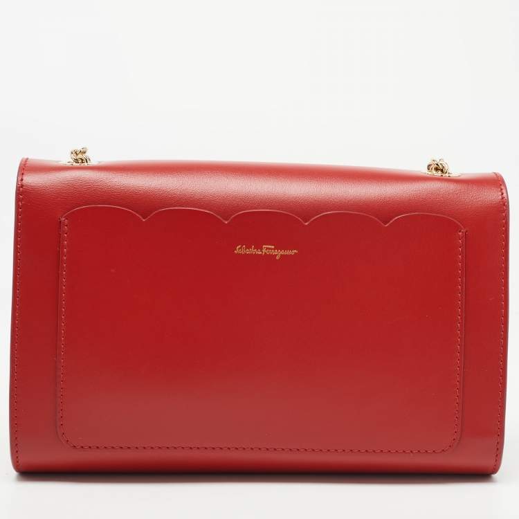 Pre Owned Salvatore Ferragamo Red Leather Floral Button Chain Clutch