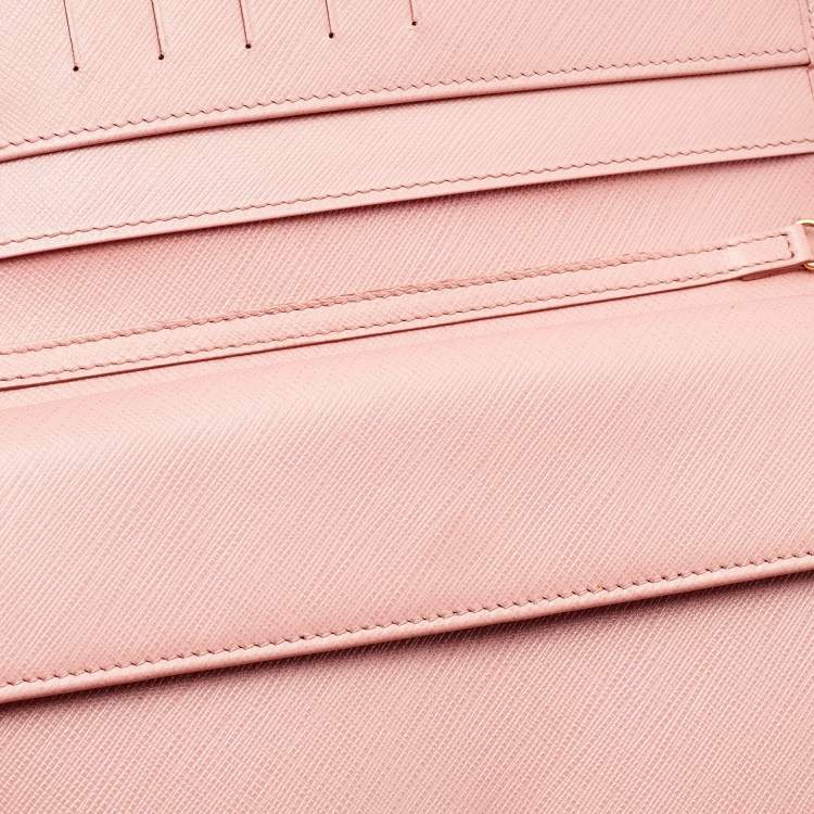 Pre Owned Salvatore Ferragamo Peach Leather Miss Vara Wallet on chain 