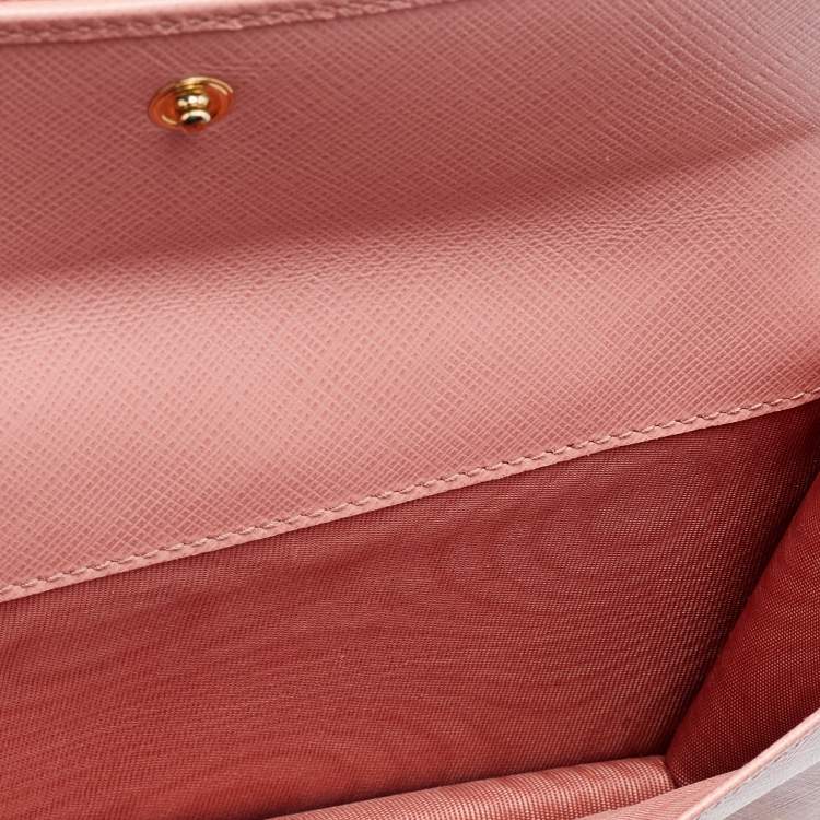 Pre Owned Salvatore Ferragamo Peach Leather Miss Vara Wallet on chain 