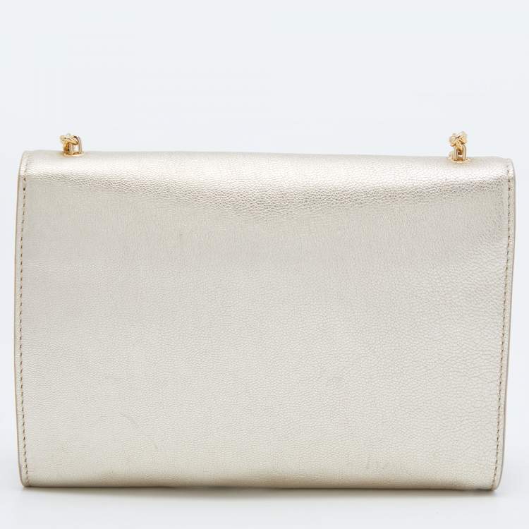 Pre Owned Salvatore Ferragamo Gold Leather Vara Bow Chain Clutch