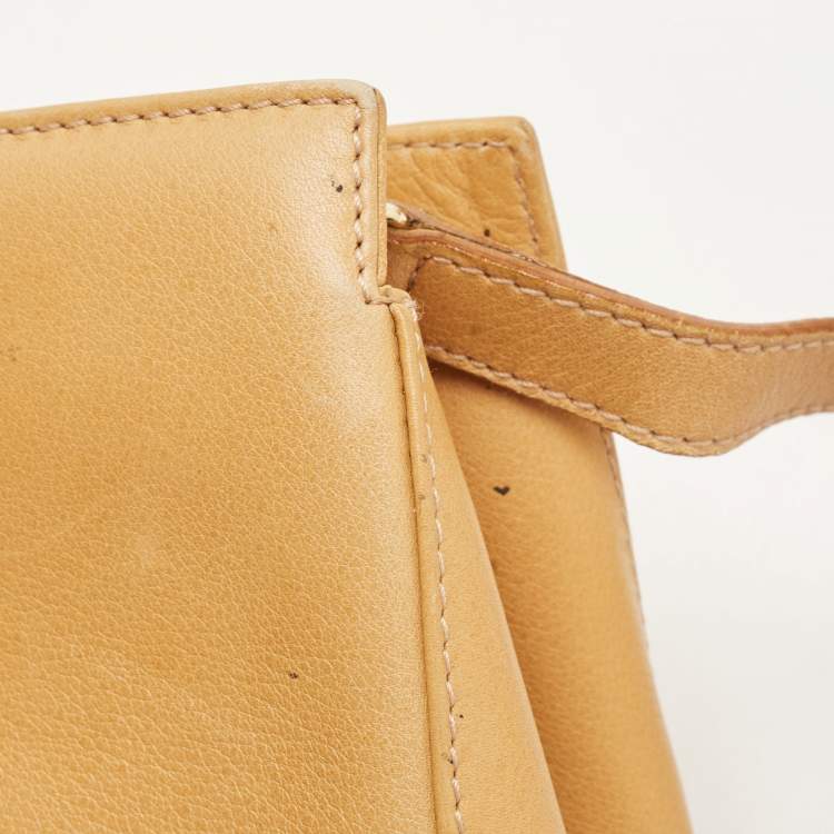 Pre Owned Salvatore Ferragamo Tan Leather Shoulder Bag