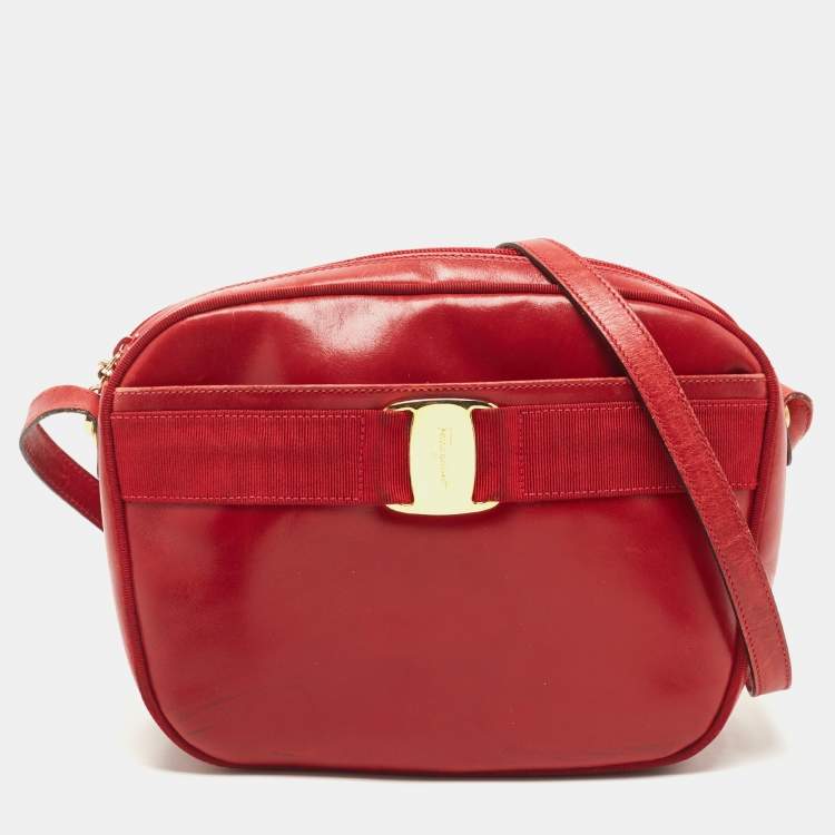 مملوكة مسبقًا Salvatore Ferragamo Red Leather Camera Crossbody Bag
