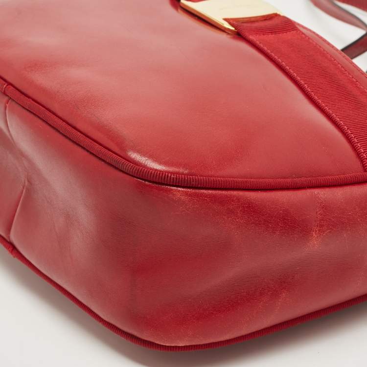 مملوكة مسبقًا Salvatore Ferragamo Red Leather Camera Crossbody Bag