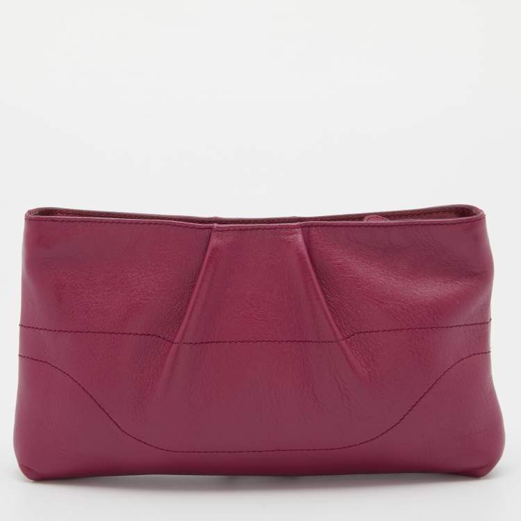 مملوكة مسبقًا Salvatore Ferragamo Pink Leather Chain Clutch