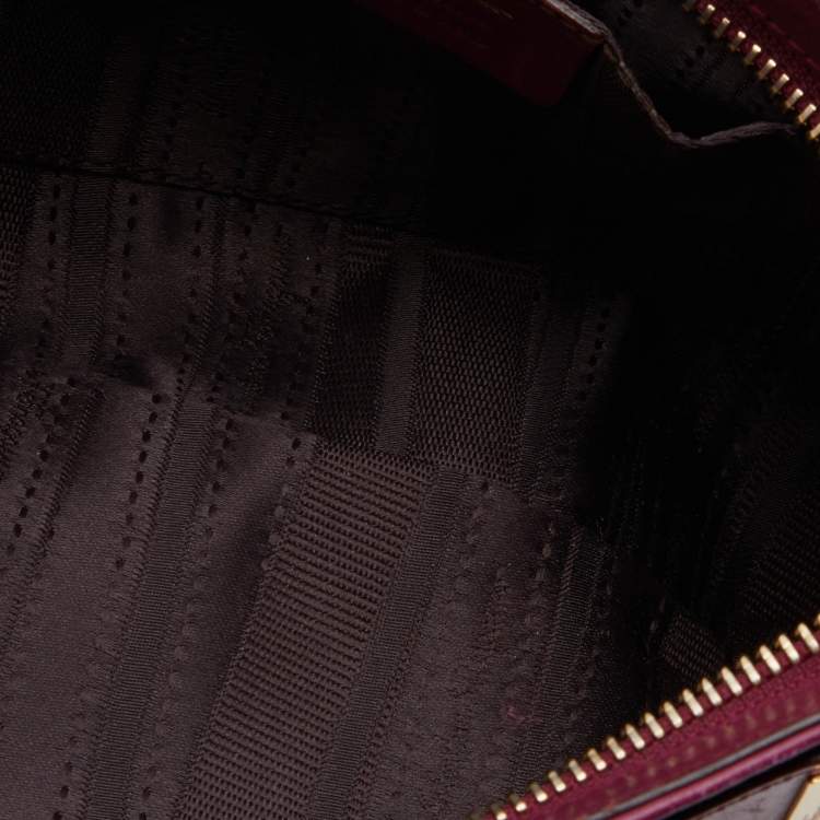مملوكة مسبقًا Salvatore Ferragamo Pink Leather Chain Clutch