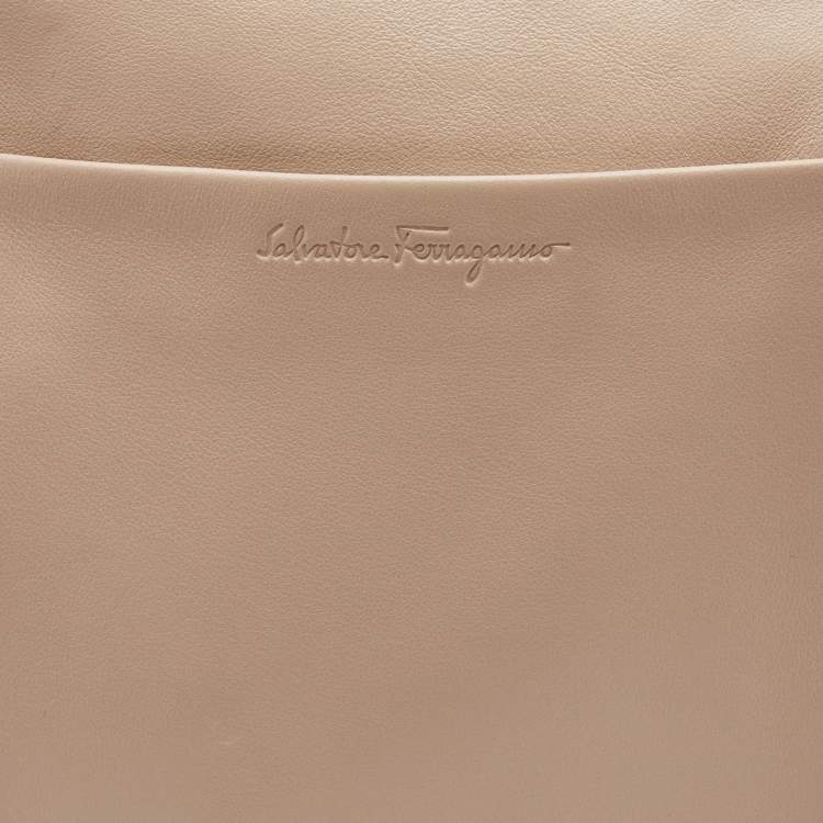 Pre Owned Salvatore Ferragamo Beige Leather Crossbody Bag