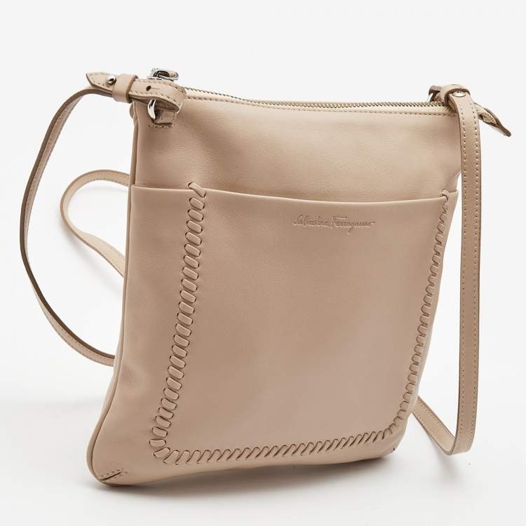 Pre Owned Salvatore Ferragamo Beige Leather Crossbody Bag
