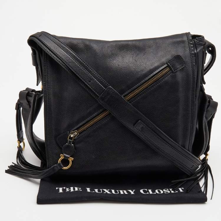 Pre Owned Salvatore Ferragamo Black Leather Messenger Bag