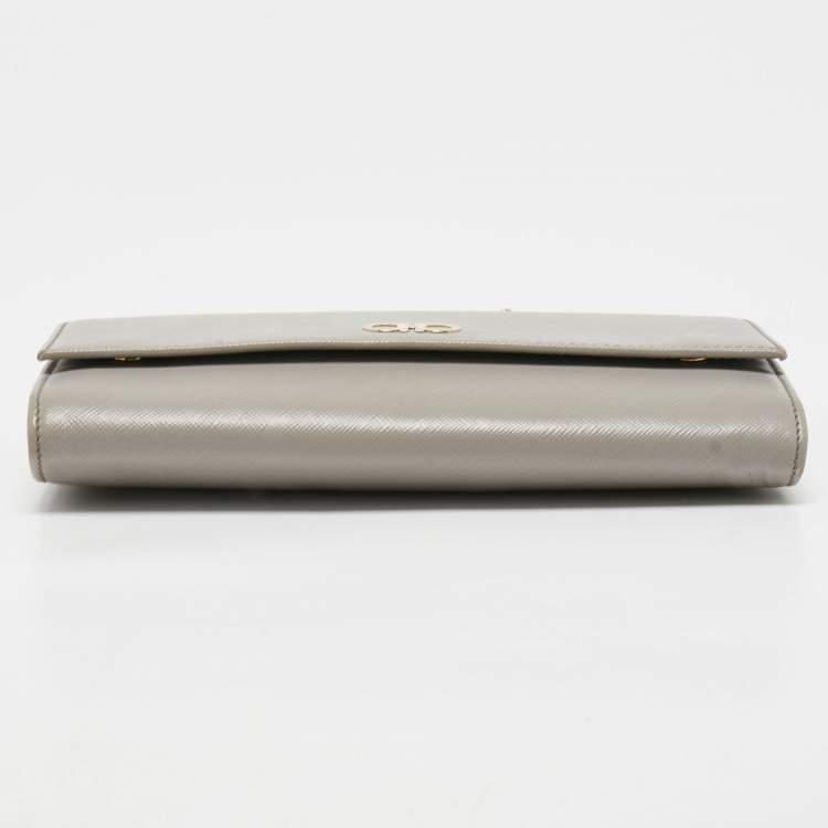 Pre Owned Salvatore Ferragamo Grey Leather Gancini Wallet On Chain